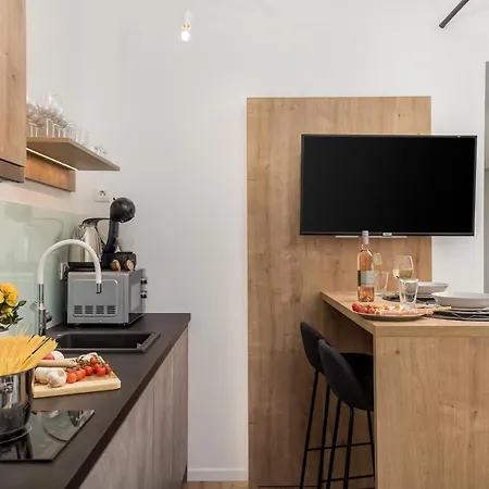 Saint Vitus With Balcony Apartamento Rijeka