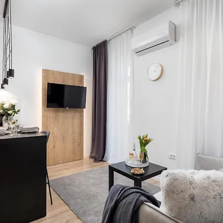 Saint Vitus With Balcony *