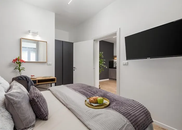 Saint Vitus With Balcony *